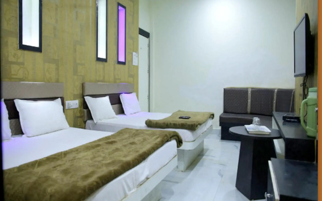 OYO 13191 Hotel Atlas Palace