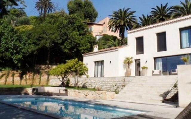 Отель Confiance Immobiliere - La Villa Saint Antoine вид на фасад