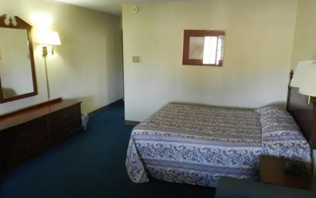 Americas Best Value Inn & Suites Waverly