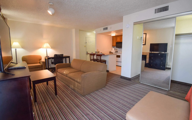 Hawthorn Suites By Wyndham Kingsland