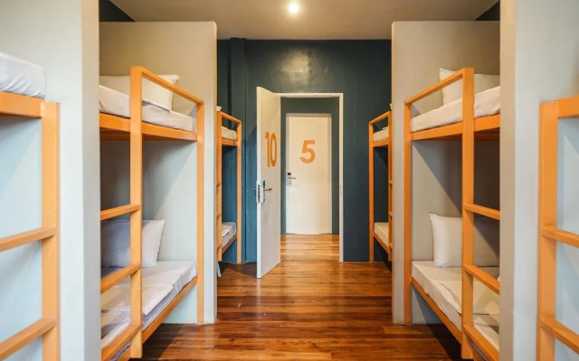 HQ Hostel
