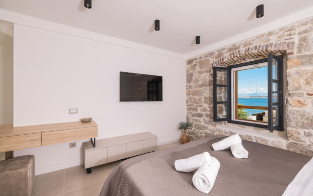 Apartments Beachfront Pebble