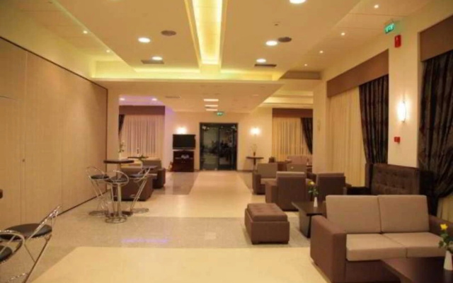 Alexander Hotel
