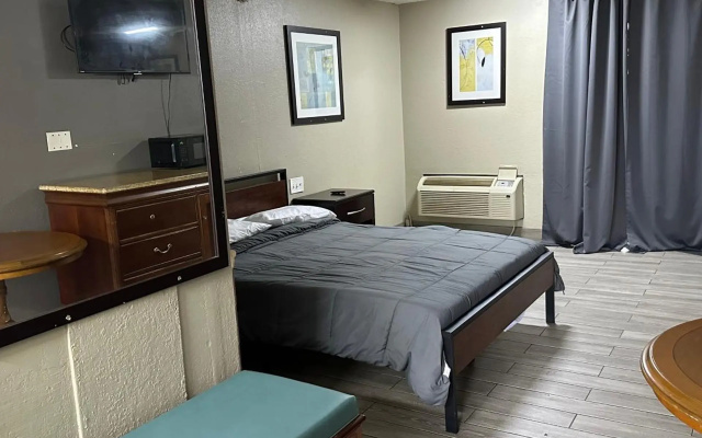 OYO Hotel Greensboro NC Southwest I-85