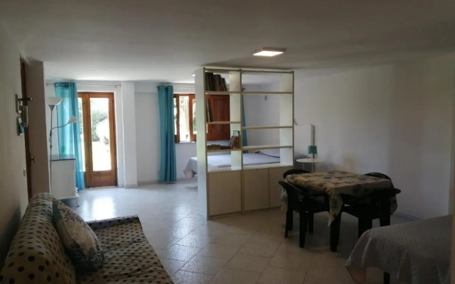 Appartamento con giardino con accesso a mare