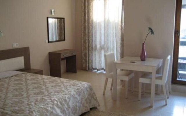 Отель Pomorie Bay Apartments and Spa Болгария, Поморие - отзывы, цены и фото номеров - забронировать отель Pomorie Bay Apartments and Spa онлайн комната для гостей