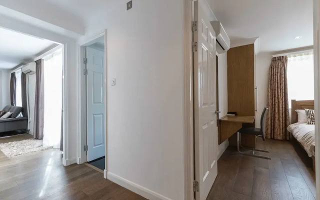 Three Bed Greville Luxury Apt Parking 1