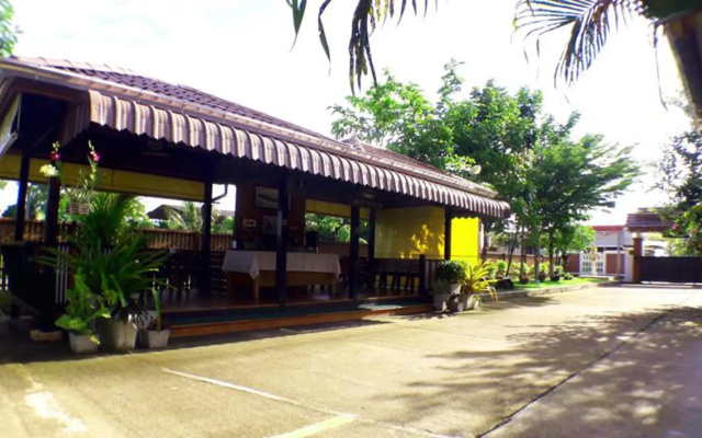 Khum Nakhon Hotel
