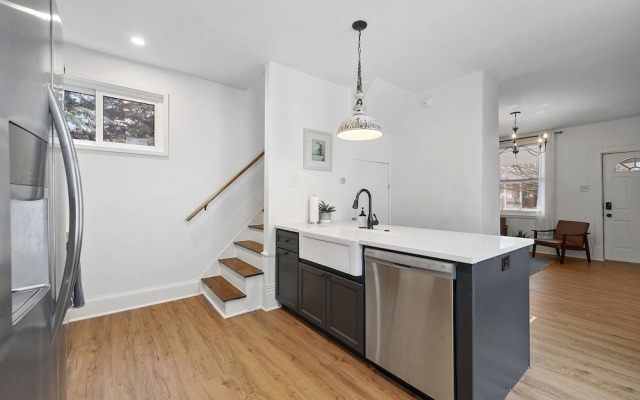 Morrill Modern Retreat Desirable Marion Village!