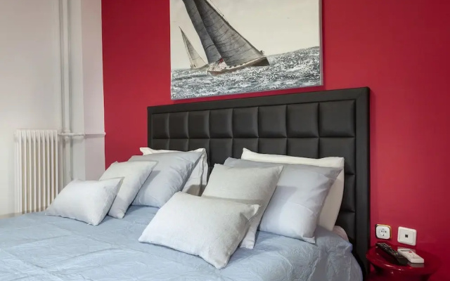 Renovated & Cool Flat In Ideal Location
