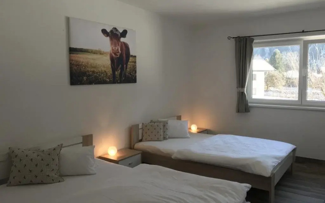Ours Living