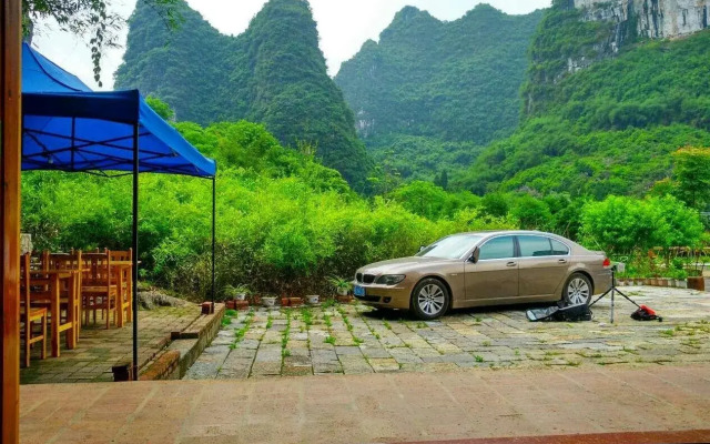 Yangshuo Peaceful Valley Retreat