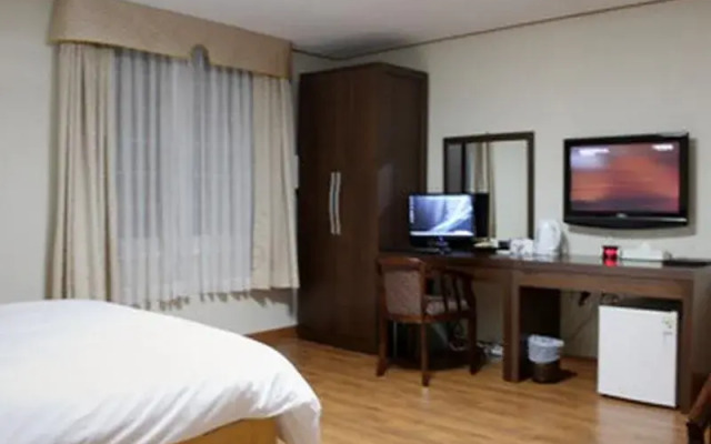 Yes Hotel