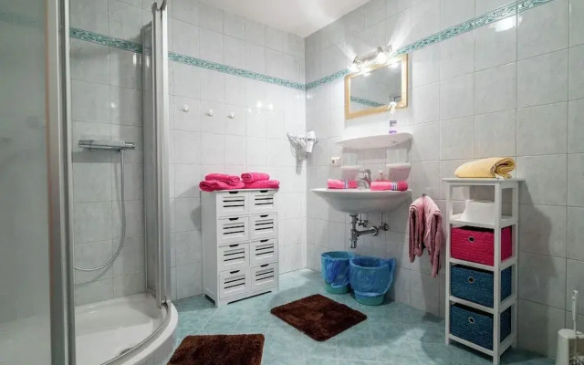 Spacious Apartment in Leogang in Ski Area