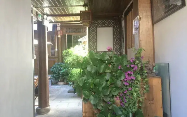 Baisuiqiao Inn