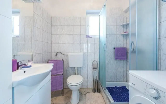 Family home with hydromassage pool & fun activities