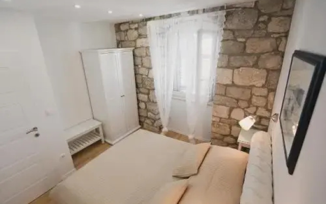 Split Old Town Suites 2