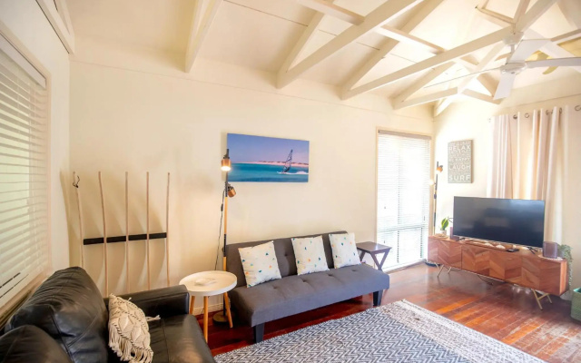 The Dunes + 100M To Beach + Pool + Exceptional Location