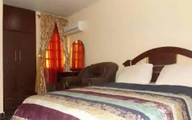 Rodze Hotel & Suites