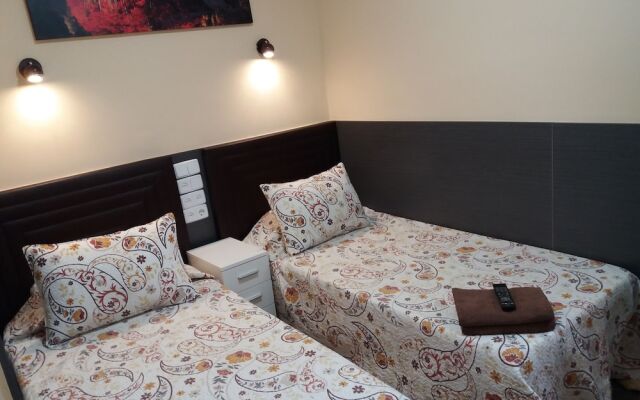 Отель Hostal Numancia Мадрид вид на фасад