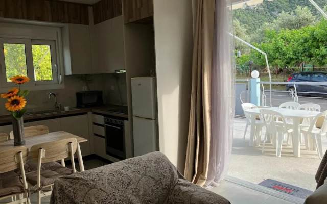 Kamena Home Apartment in Kamena Vourla
