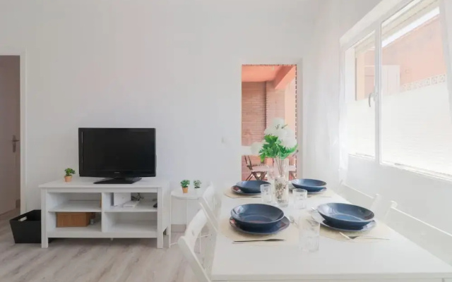 Brrand New 3 Bedroom Apartment By The Center