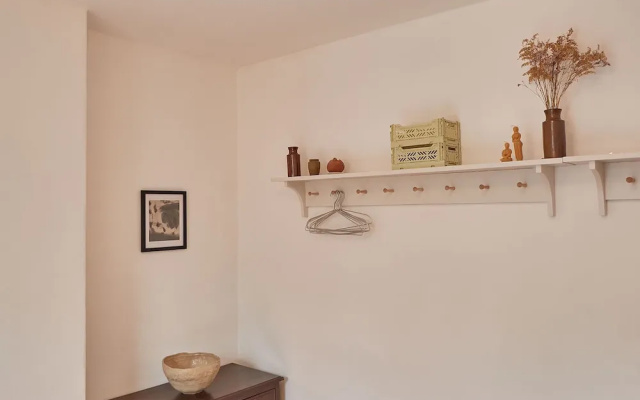 Host Stay Emerald Residence