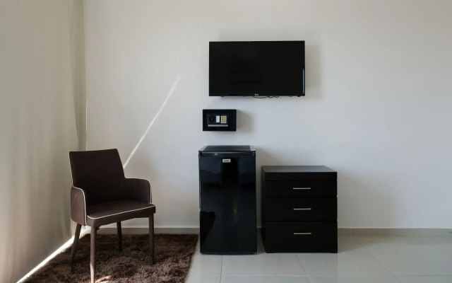Las Perlas Condo