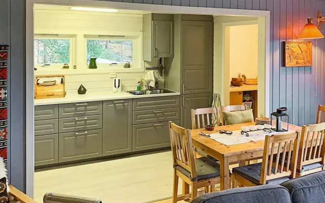 6 Person Holiday Home in Ostereidet