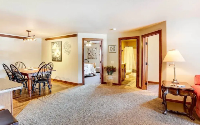 Centrally-located Deadwood Apt w/ Mountain Views!