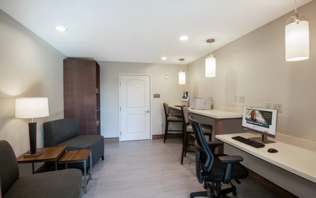 Staybridge Suites Scottsdale - Talking Stick by IHG