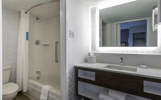 Hampton Inn Manchester Downtown