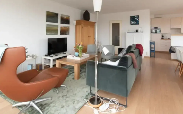 Sunny Apartment With Large Terrace
