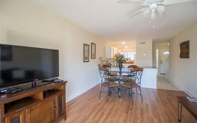 Oak Shores 66