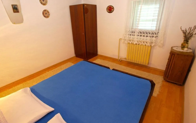 Apartment 417