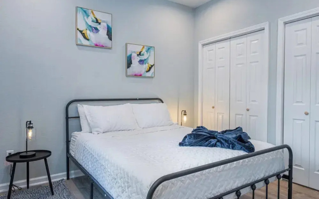 Heaven-sent Convenient 4br/ 3BA Near Downtown