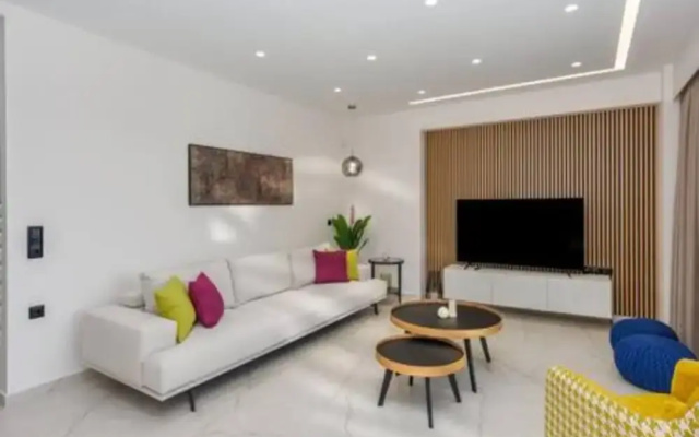 Sunny Drops Villa White by Estia