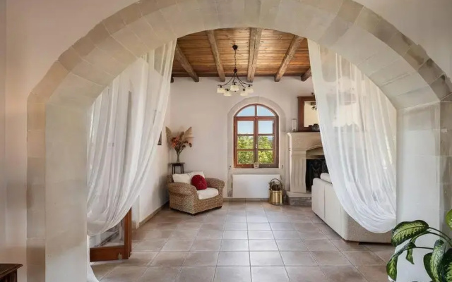 ~ALONI HOUSE~ private villa with pool, up to 10pax