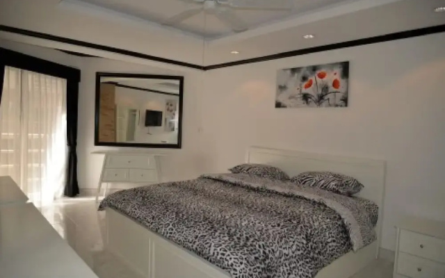 Jomtien Beach Condominium 6th Floor Apartment