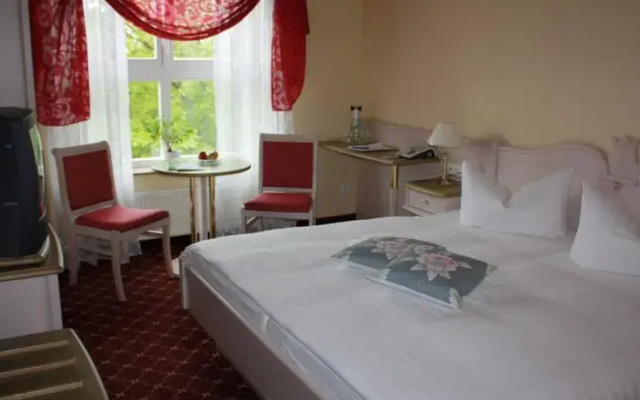 1a-PARK HOTEL BERLIN Schloss Kaulsdorf