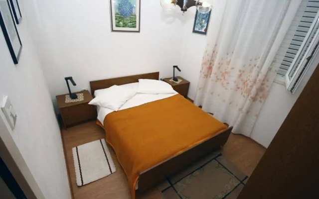 Apartments Mira