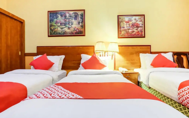 OYO 353 Middle East Hotel