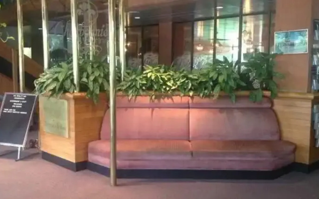 Charbonnier Motor Inn (ex. Quality Inn Charbonnier Hallmark)