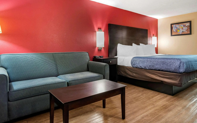 Econo Lodge Oxford near Choccolocco Park