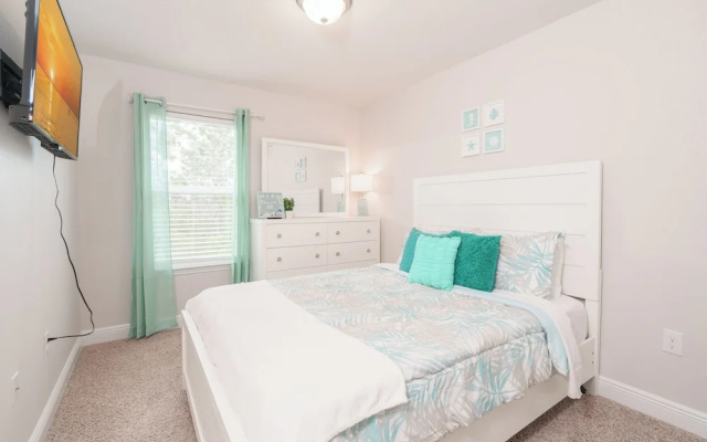 Pride of PCB Modern Townhome With Pool