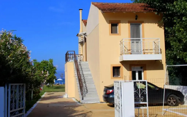 Sandy Beach Houses - Sea View