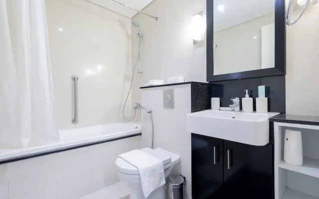 SuperHost - Chic Studio on the 16th Floor in Business Bay
