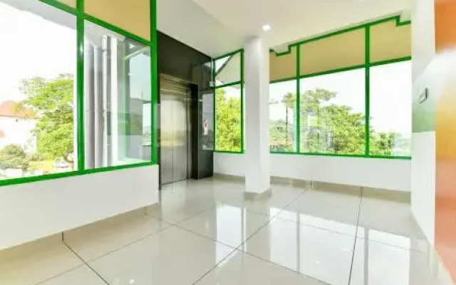 OYO 23211 Green Line Residency