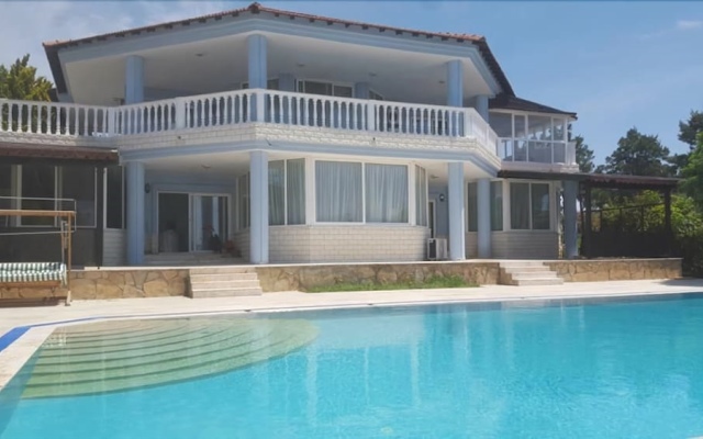 Dream Hotel Ayasaranda Чешме вид на фасад