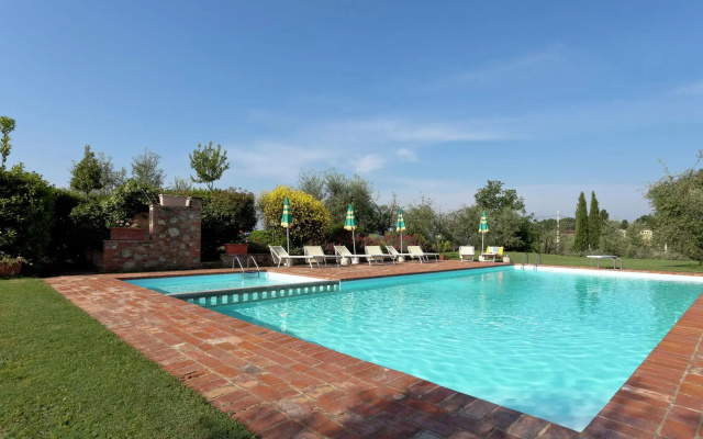 Poolside Vacation Home, Foiano
